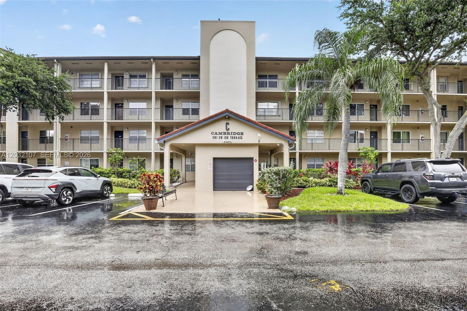 CAMBRIDGE AT CENTURY - Residential