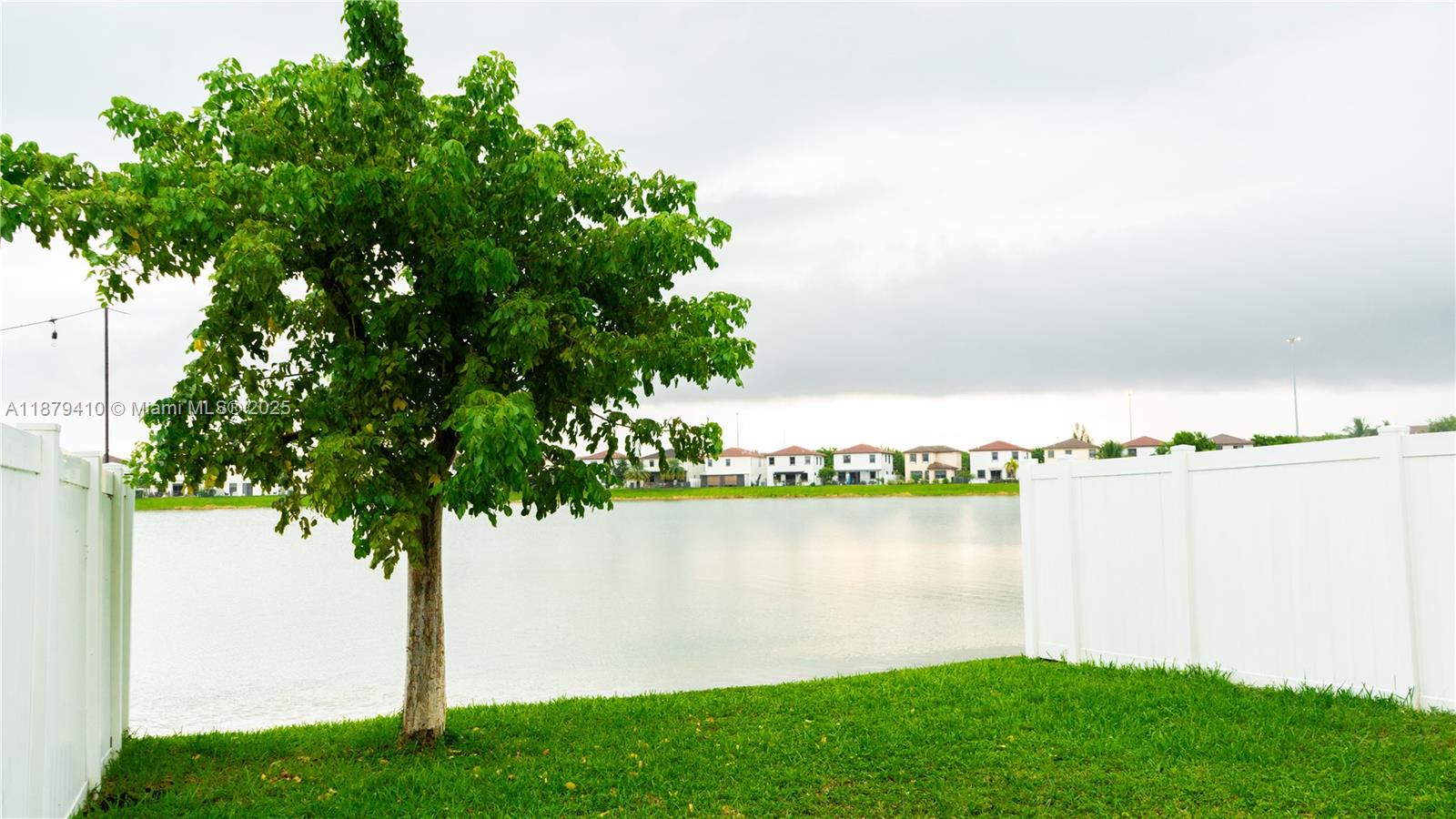 AQUABELLA SECTION ONE - Residential