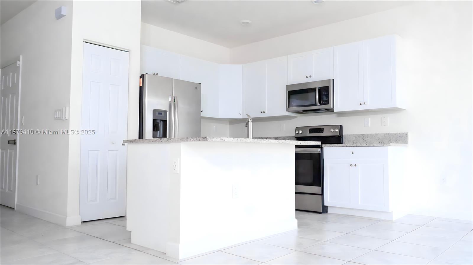 AQUABELLA SECTION ONE - Residential