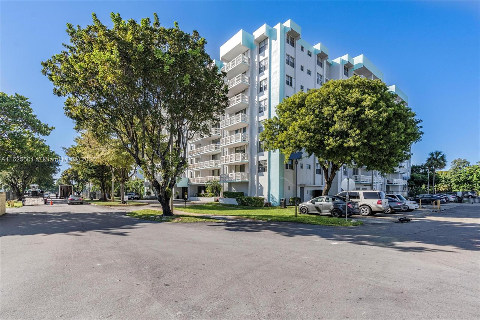 PARKWAY TOWERS BLDG 1 CON - Residential