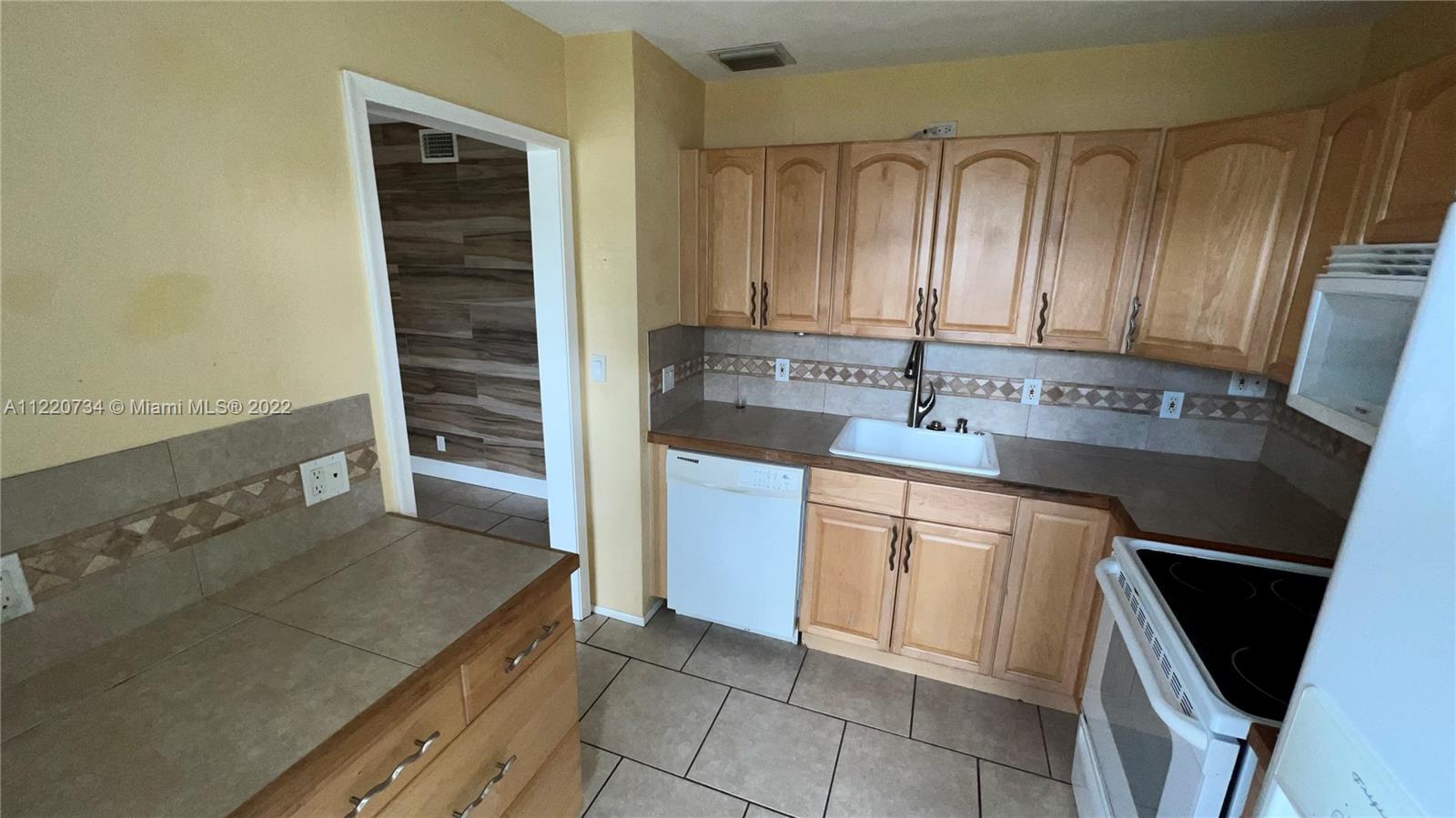 PARK SOUTH 7 CONDO - Residential Lease