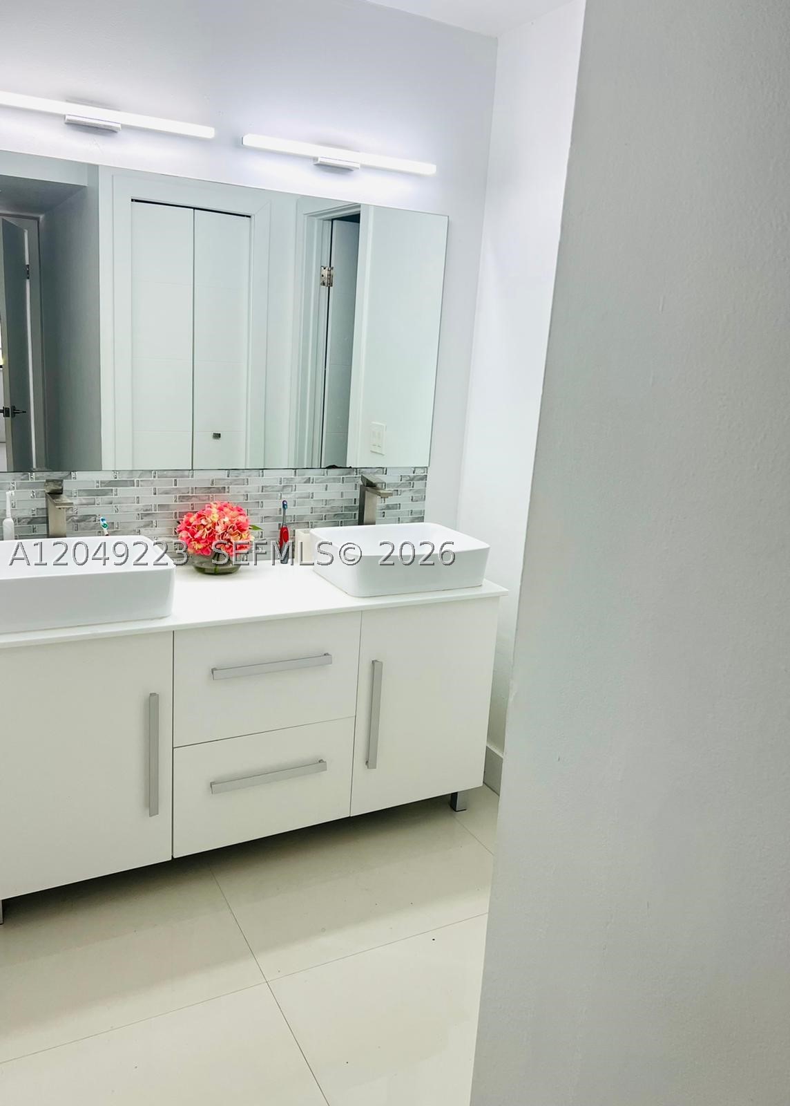 GARDENS AT BONAVENTURE 14 - Residential Lease