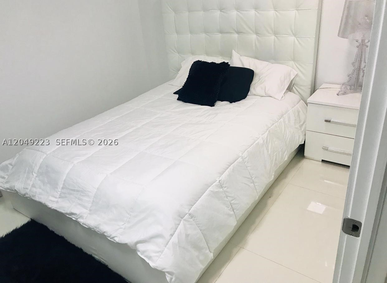 GARDENS AT BONAVENTURE 14 - Residential Lease