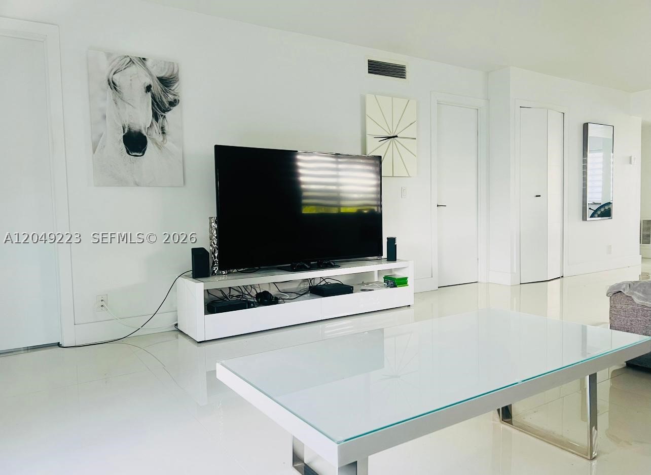 GARDENS AT BONAVENTURE 14 - Residential Lease