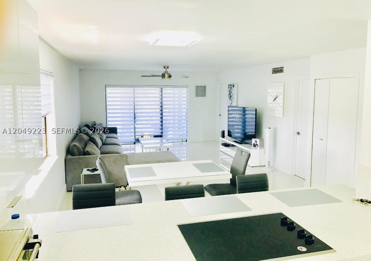 GARDENS AT BONAVENTURE 14 - Residential Lease
