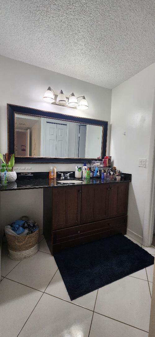 RACQUET CLUB APARTMENTS A - Residential