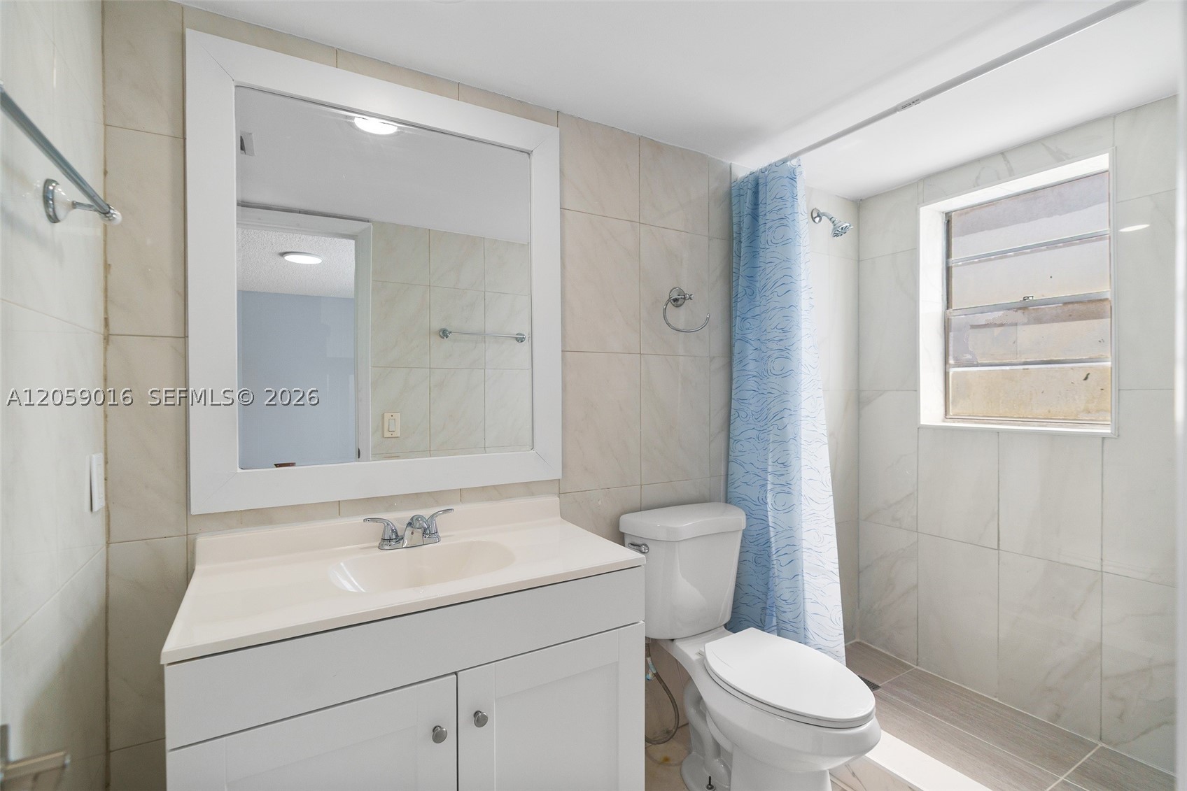 CARLYLE PLAZA CONDO - Residential