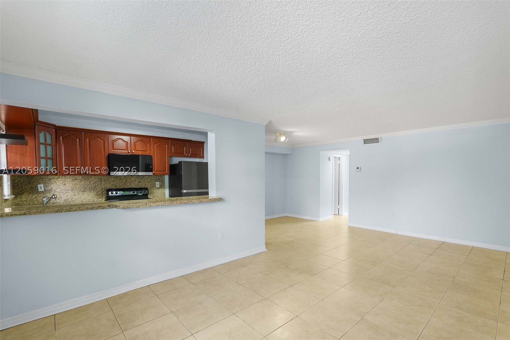 CARLYLE PLAZA CONDO - Residential