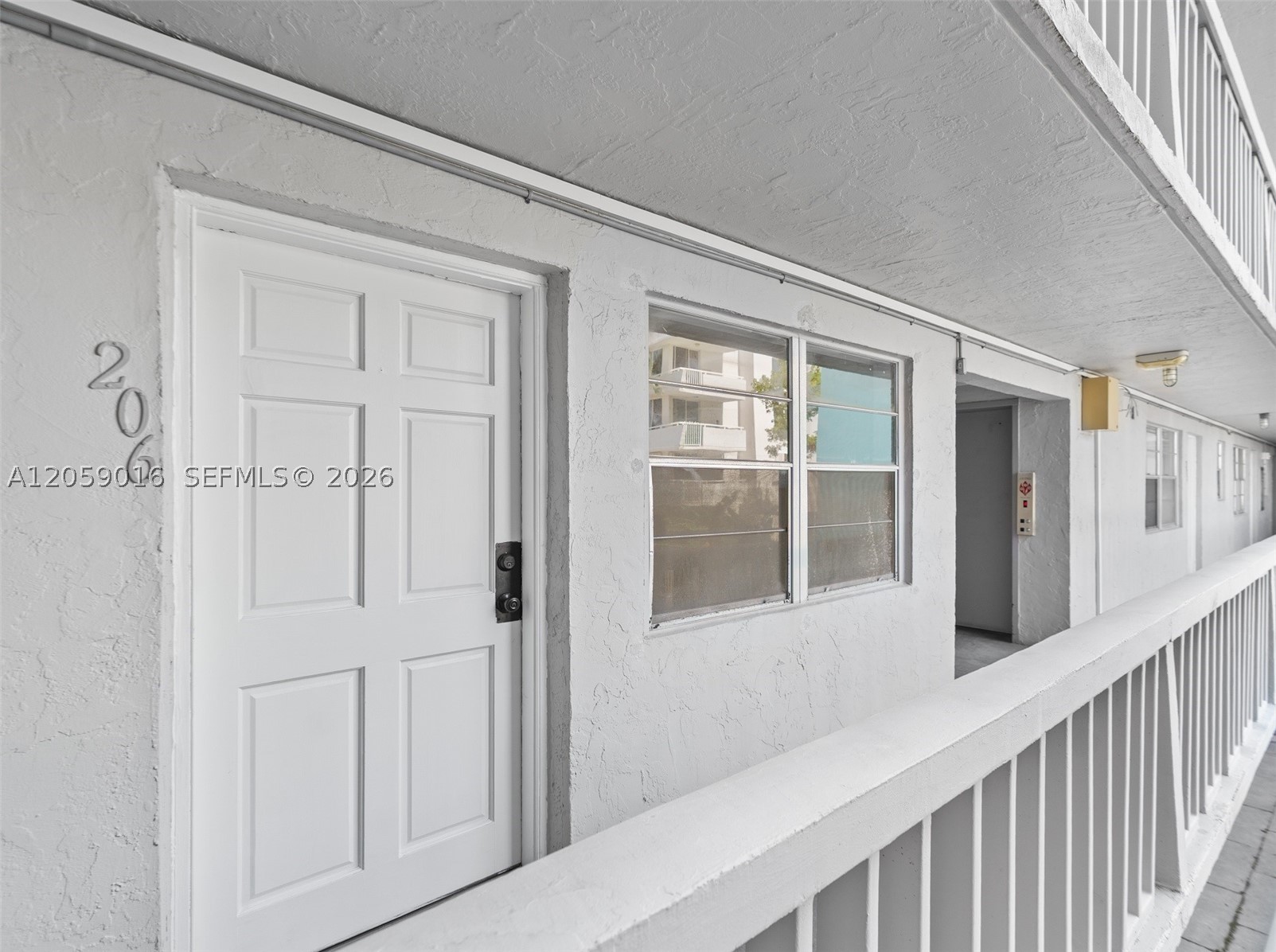 CARLYLE PLAZA CONDO - Residential