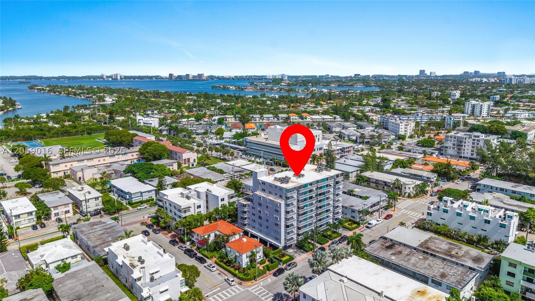 CARLYLE PLAZA CONDO - Residential