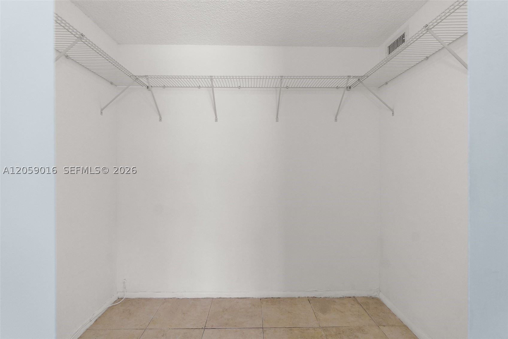 CARLYLE PLAZA CONDO - Residential