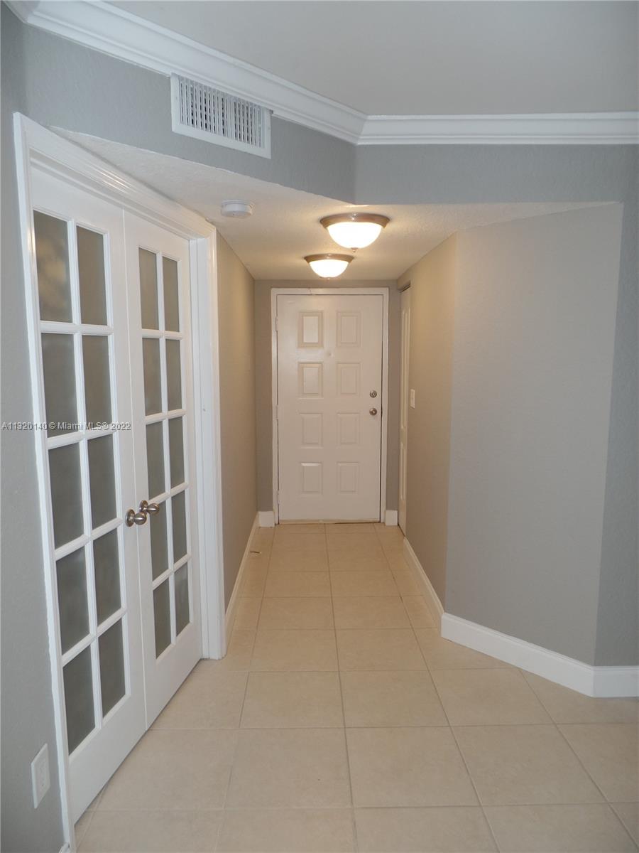 LAKEVIEW CLUB CONDO - Residential Lease