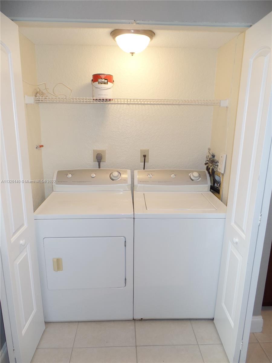 LAKEVIEW CLUB CONDO - Residential Lease