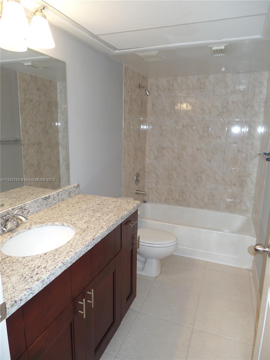 LAKEVIEW CLUB CONDO - Residential Lease