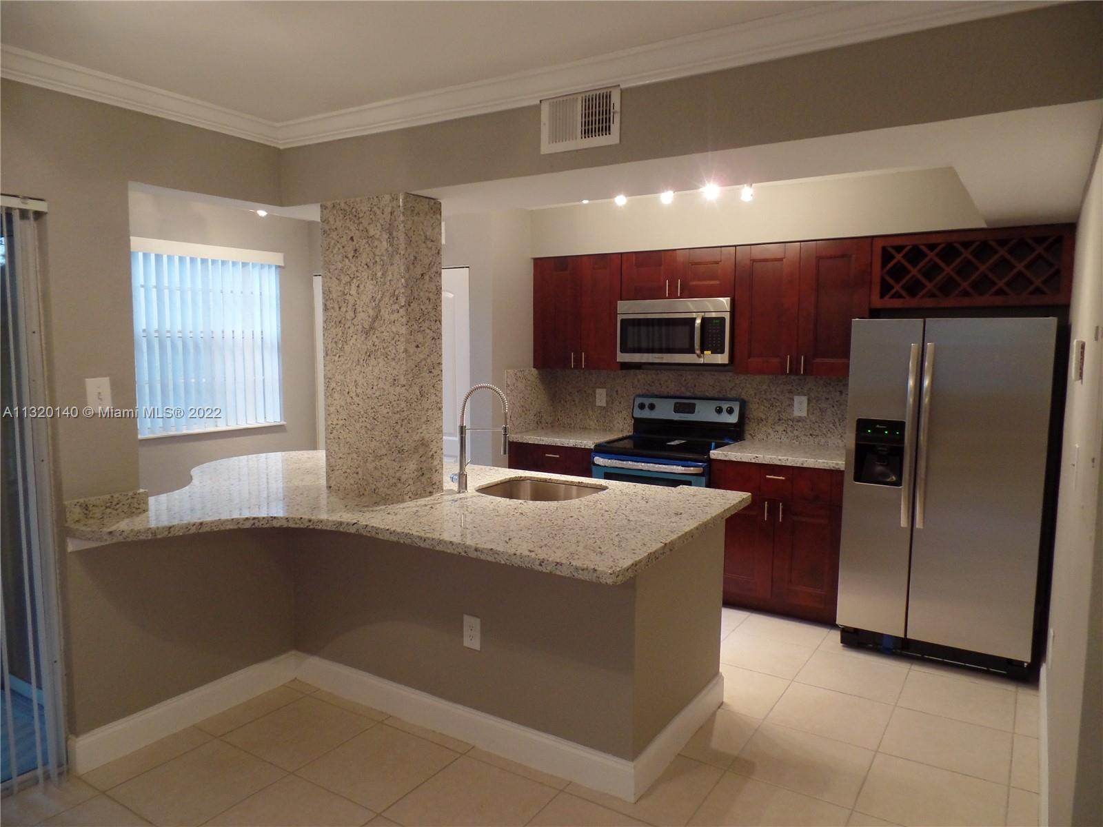 LAKEVIEW CLUB CONDO - Residential Lease