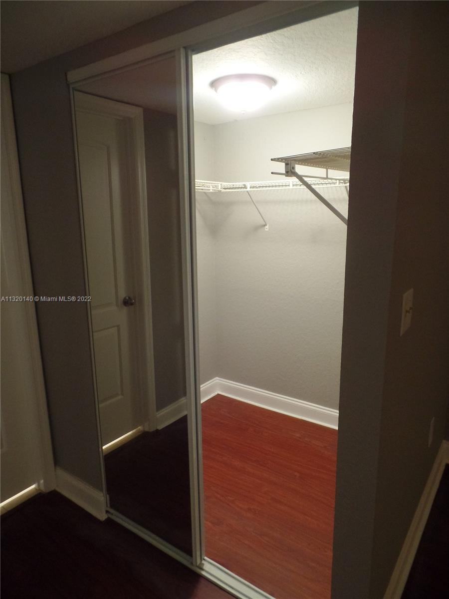 LAKEVIEW CLUB CONDO - Residential Lease