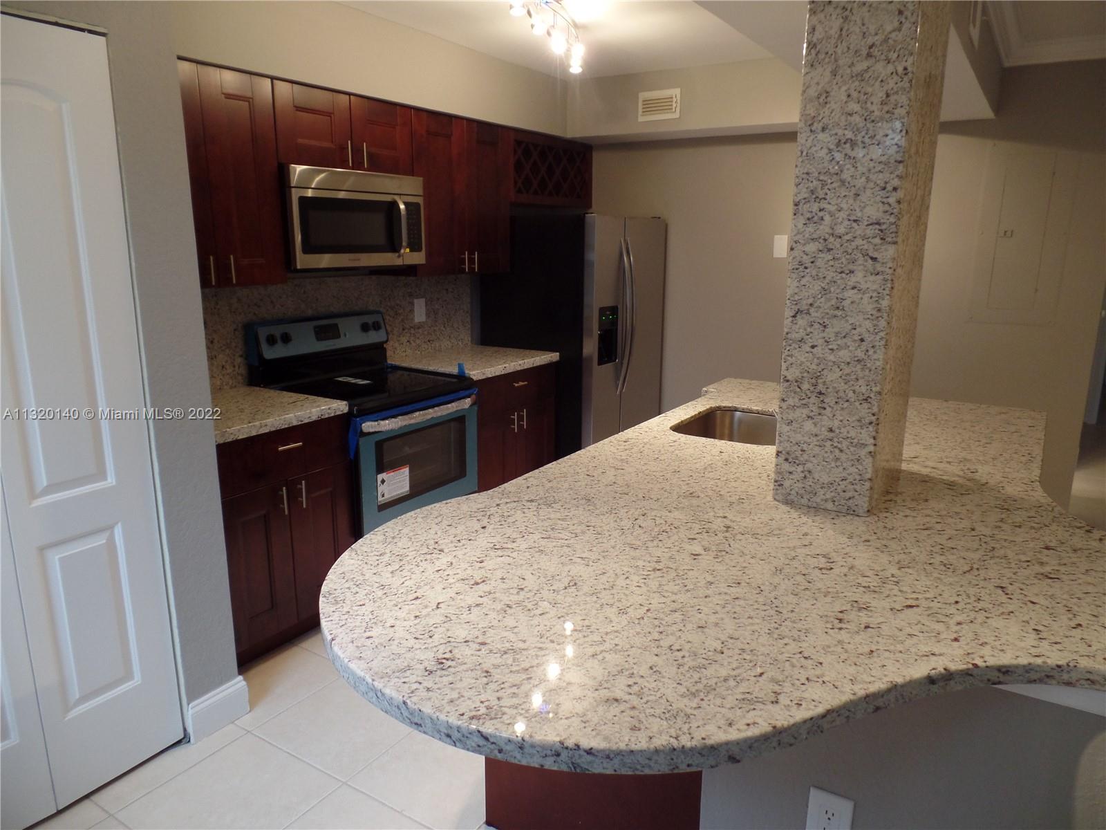 LAKEVIEW CLUB CONDO - Residential Lease