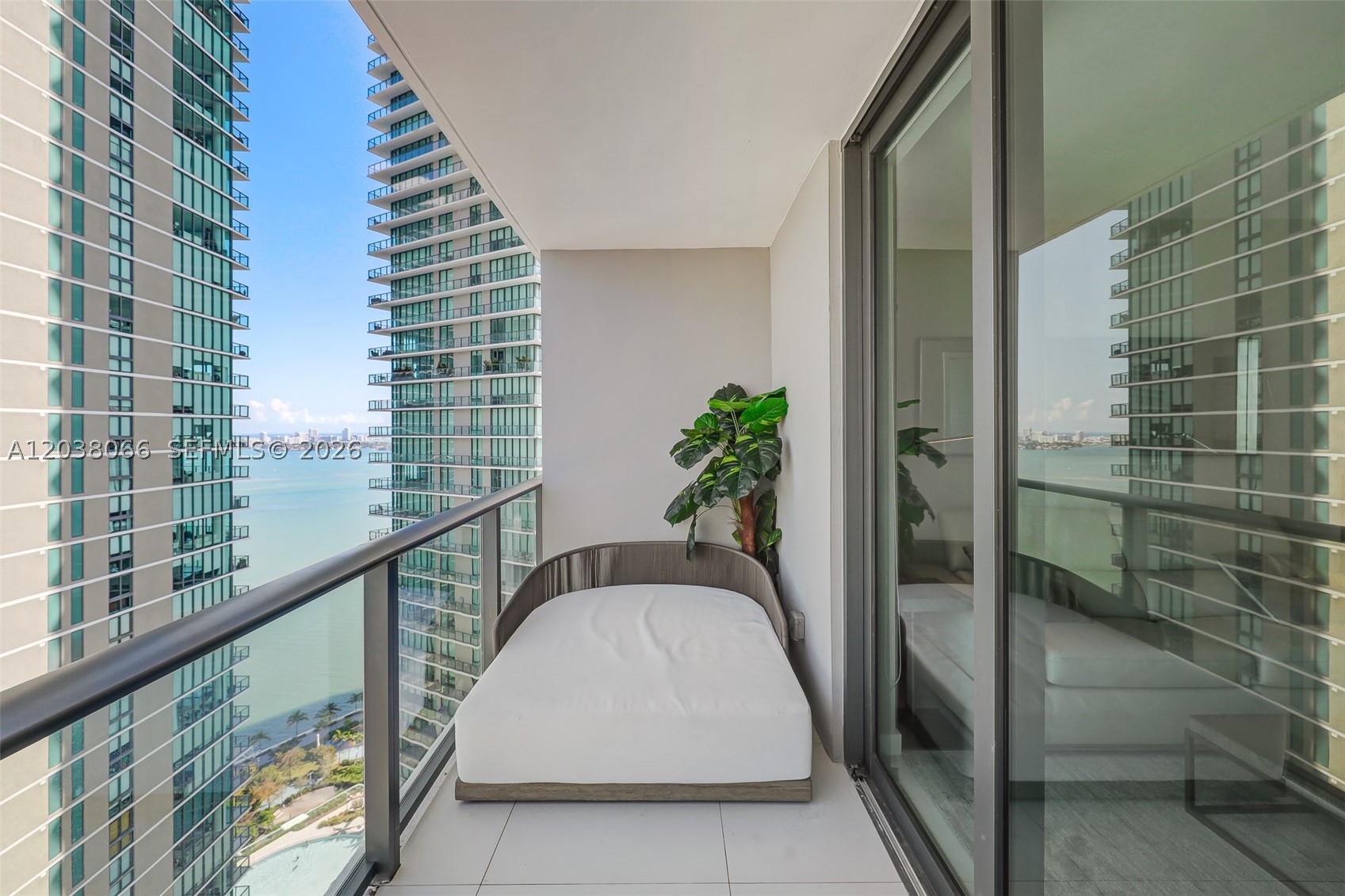 PARAISO BAYVIEWS CONDO - Residential