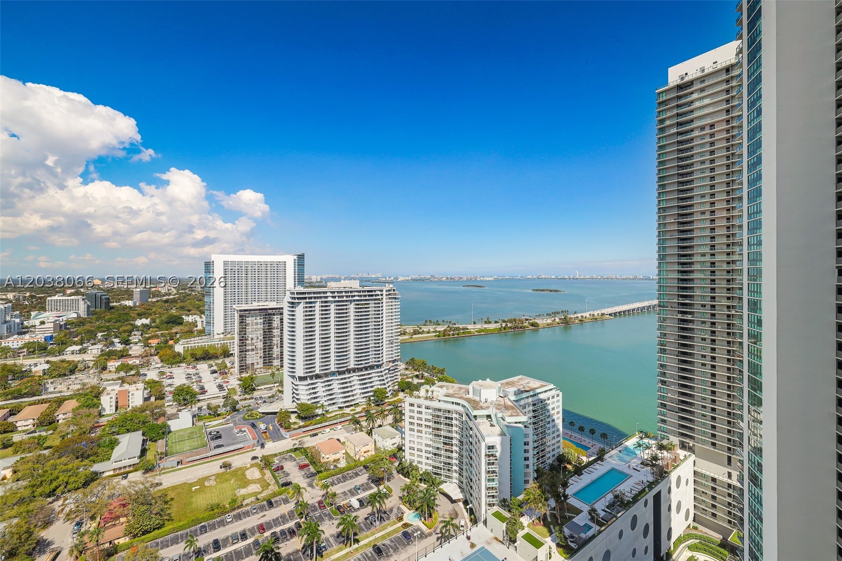 PARAISO BAYVIEWS CONDO - Residential