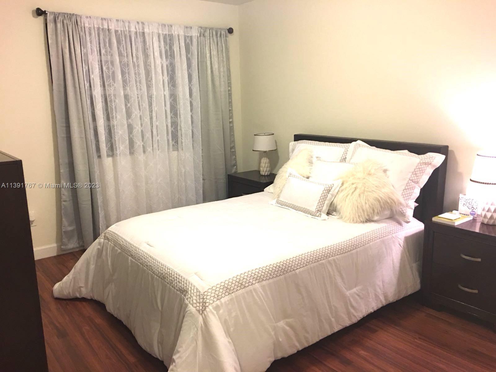 HAMMOCKS TRAILS CONDO - Residential Lease