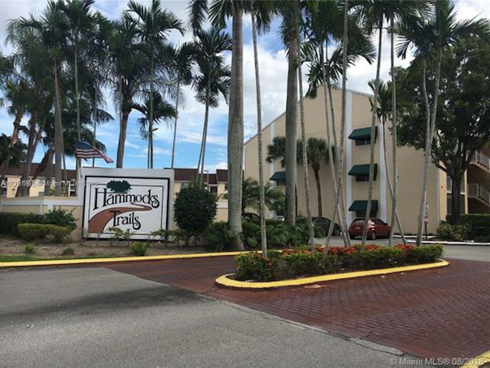 BEAUTIFUL 1/1 IN THE HAMMOCKS... UNIT LOCATED ON 3RD FLOOR WITHOUT ELEVATOR... WASHER AND DRYER...OPEN BALCONY...LAMINATED WOOD FLOORS THROUGHOUT...ENJOY ALL HAMMOCKS AMENITIES (POOL, GYM, TENNIS COURTS, AND MUCH MORE)