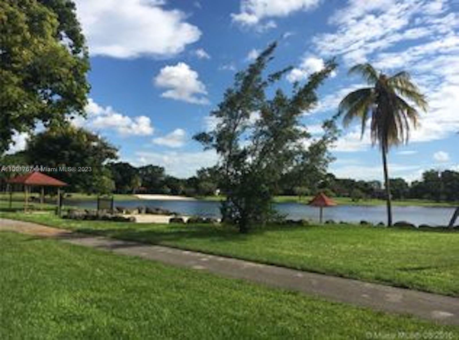 HAMMOCKS TRAILS CONDO - Residential Lease