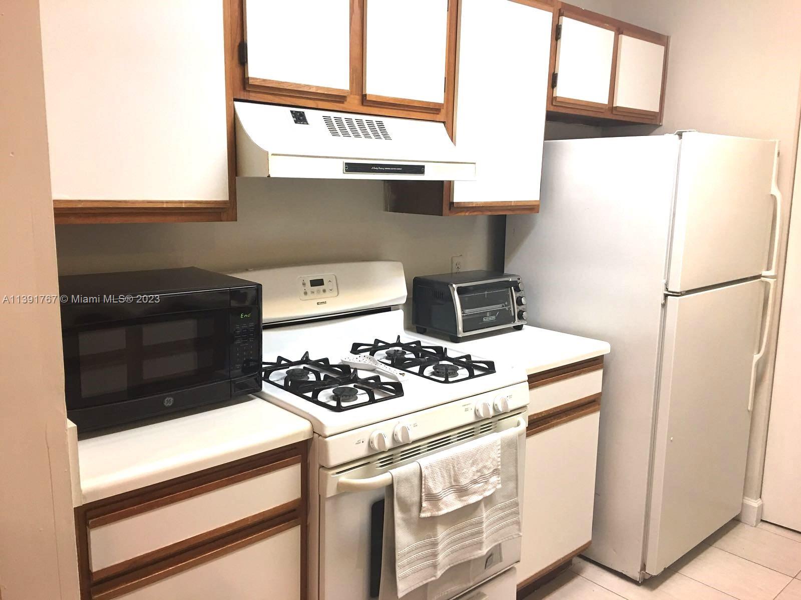 HAMMOCKS TRAILS CONDO - Residential Lease