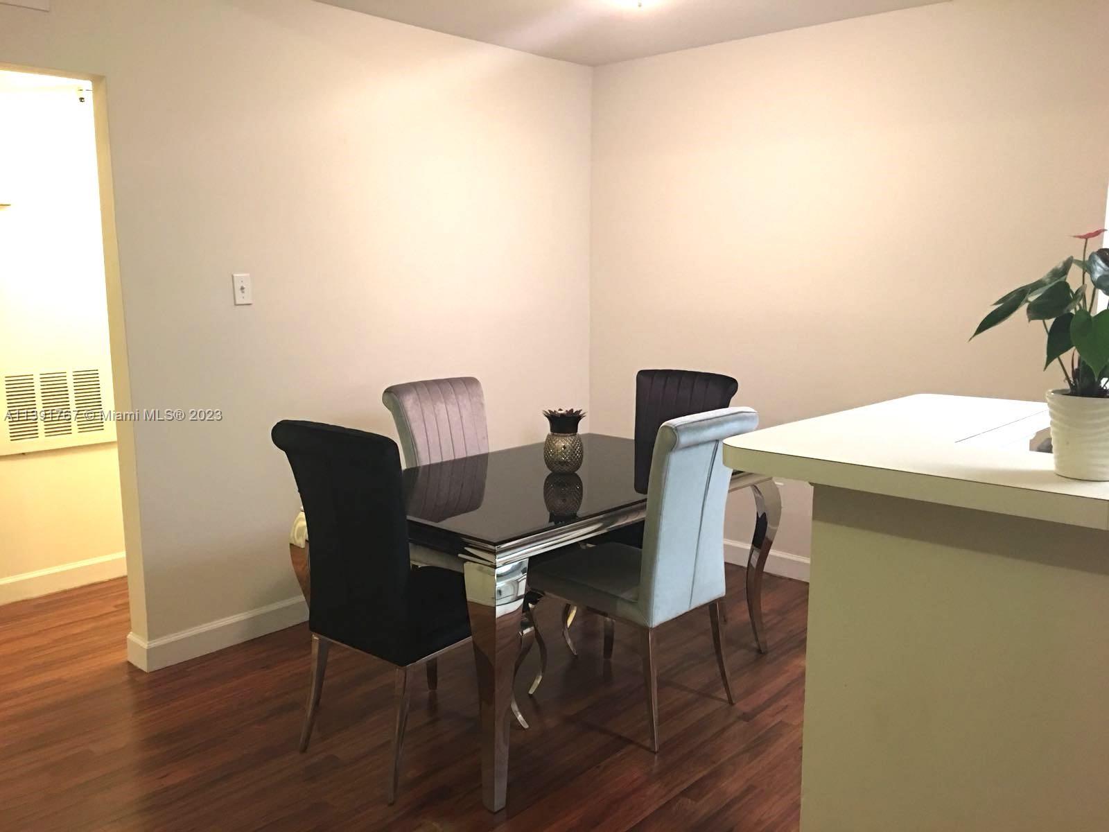 HAMMOCKS TRAILS CONDO - Residential Lease
