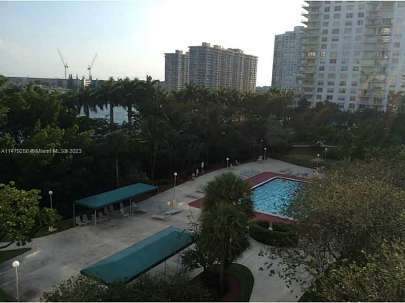 ADMIRALS PORT CONDO EAST - Residential