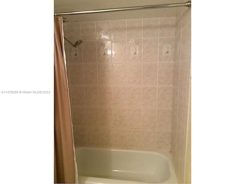ADMIRALS PORT CONDO EAST - Residential