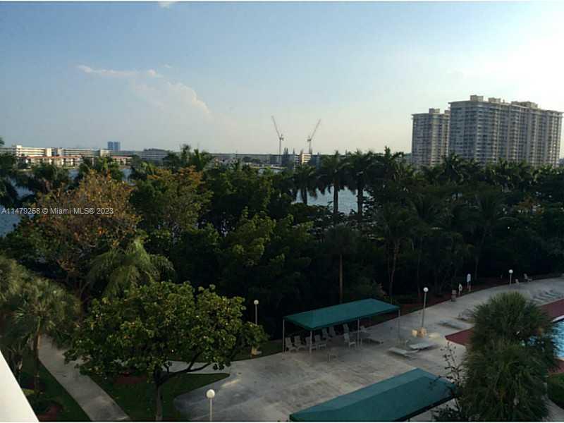 ADMIRALS PORT CONDO EAST - Residential