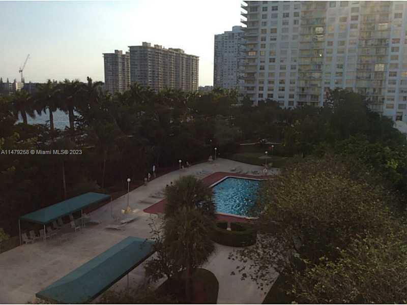 ADMIRALS PORT CONDO EAST - Residential