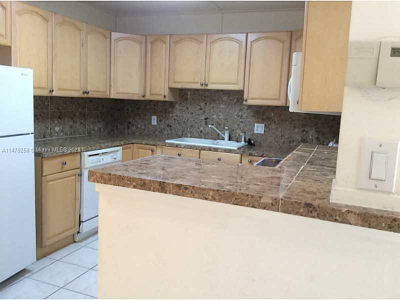 ADMIRALS PORT CONDO EAST - Residential