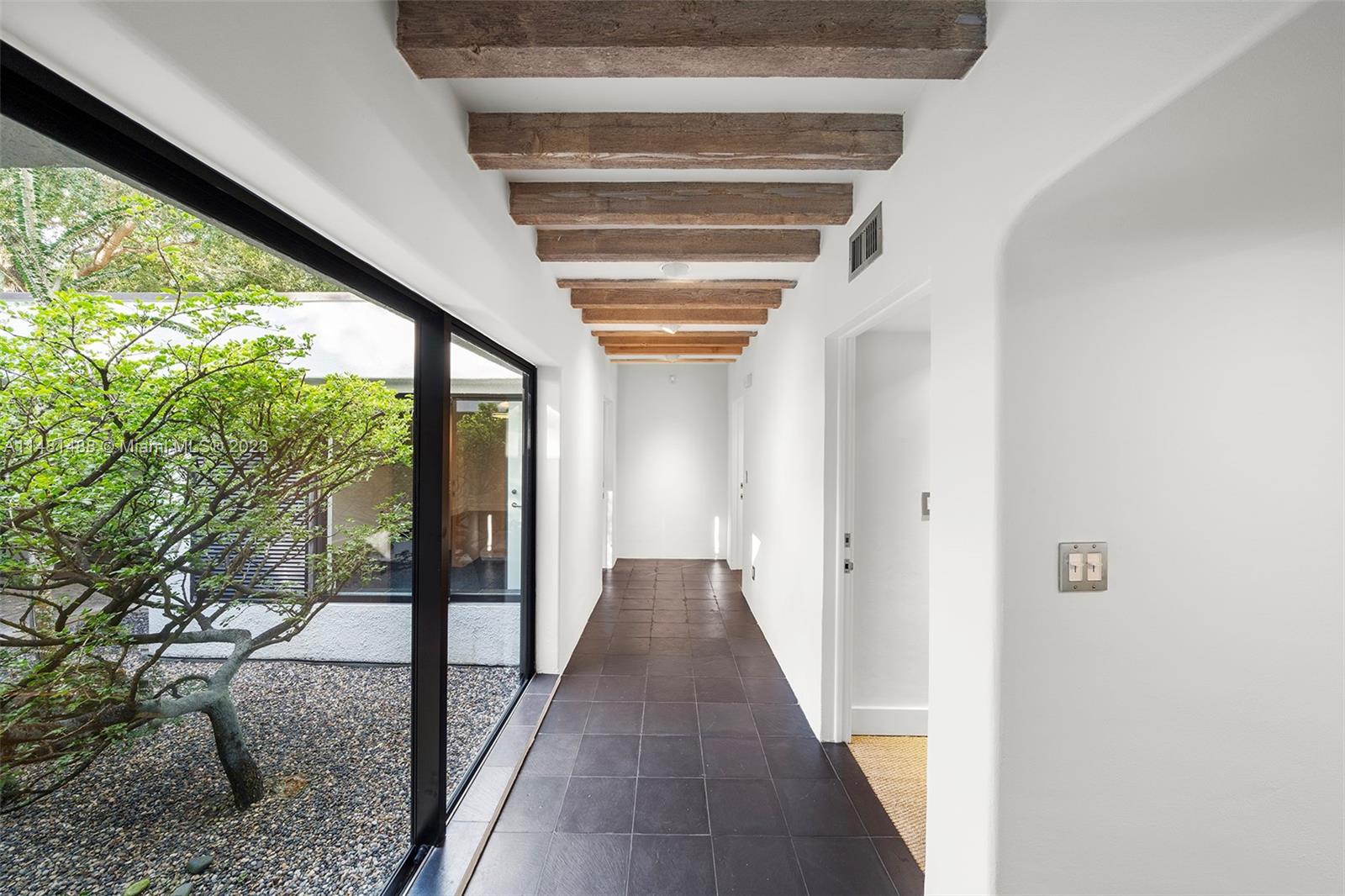 LEAFY WAY - Residential