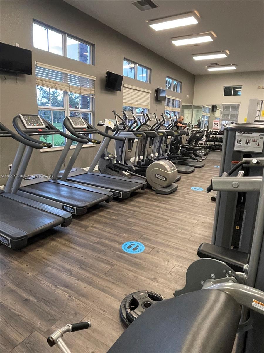 LAKES BY THE BAY JAY - Residential Lease