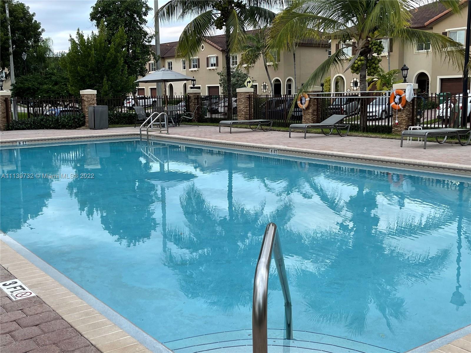 LAKES BY THE BAY JAY - Residential Lease