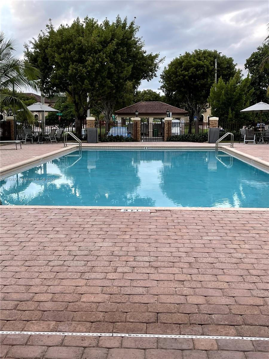 LAKES BY THE BAY JAY - Residential Lease