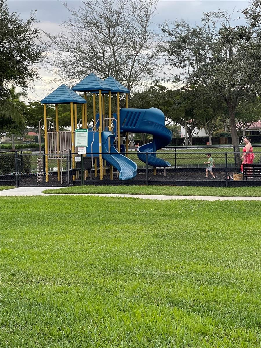 LAKES BY THE BAY JAY - Residential Lease