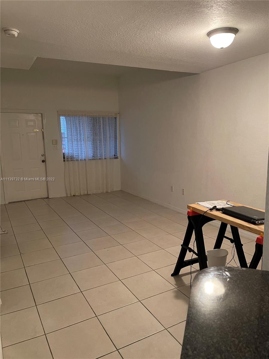 LAKES BY THE BAY JAY - Residential Lease