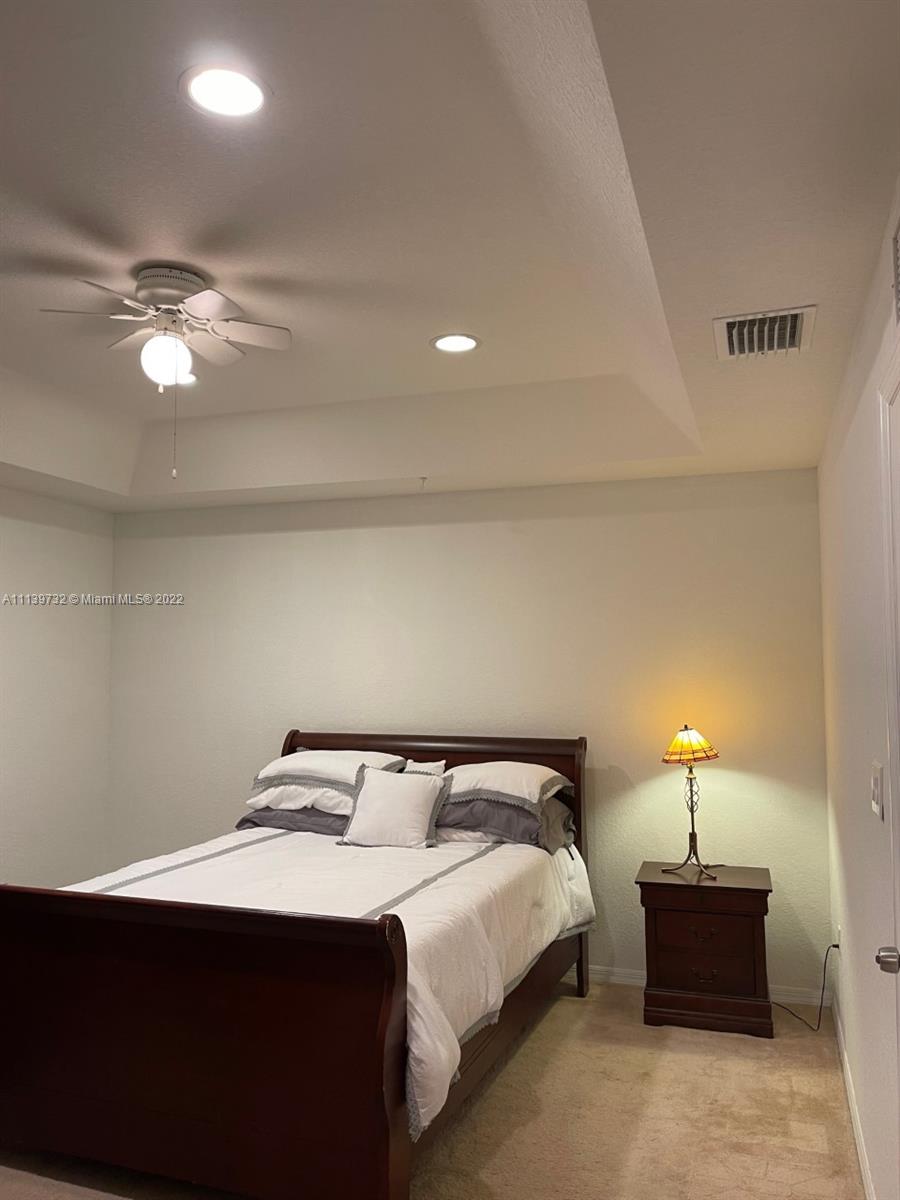 LAKES BY THE BAY JAY - Residential Lease