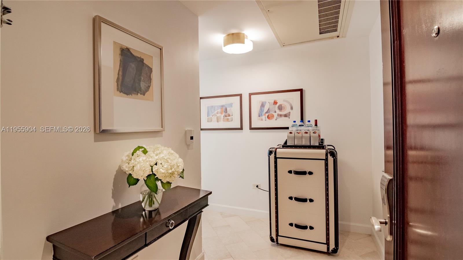 FONTAINEBLEAU III - Residential