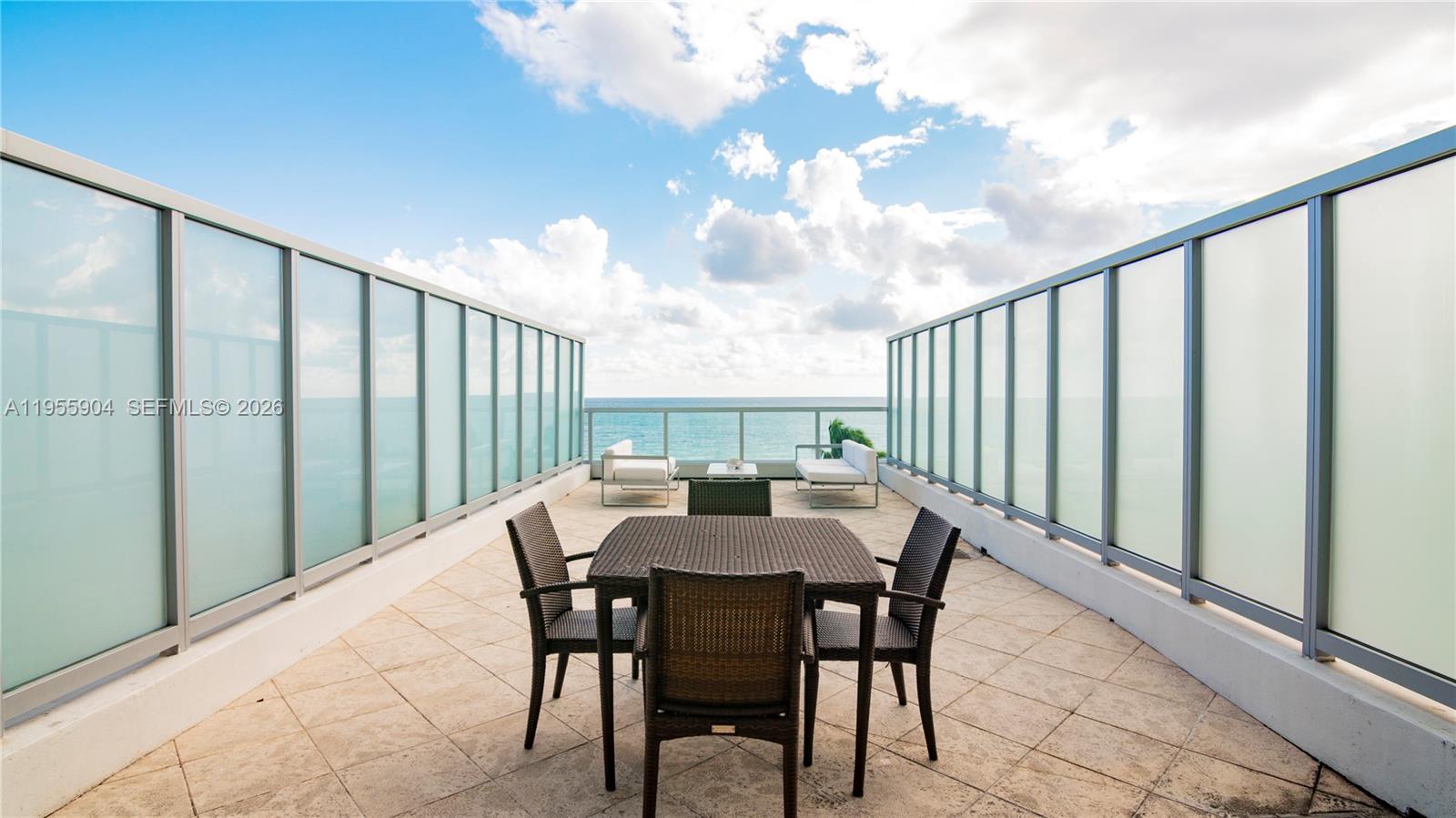 FONTAINEBLEAU III - Residential