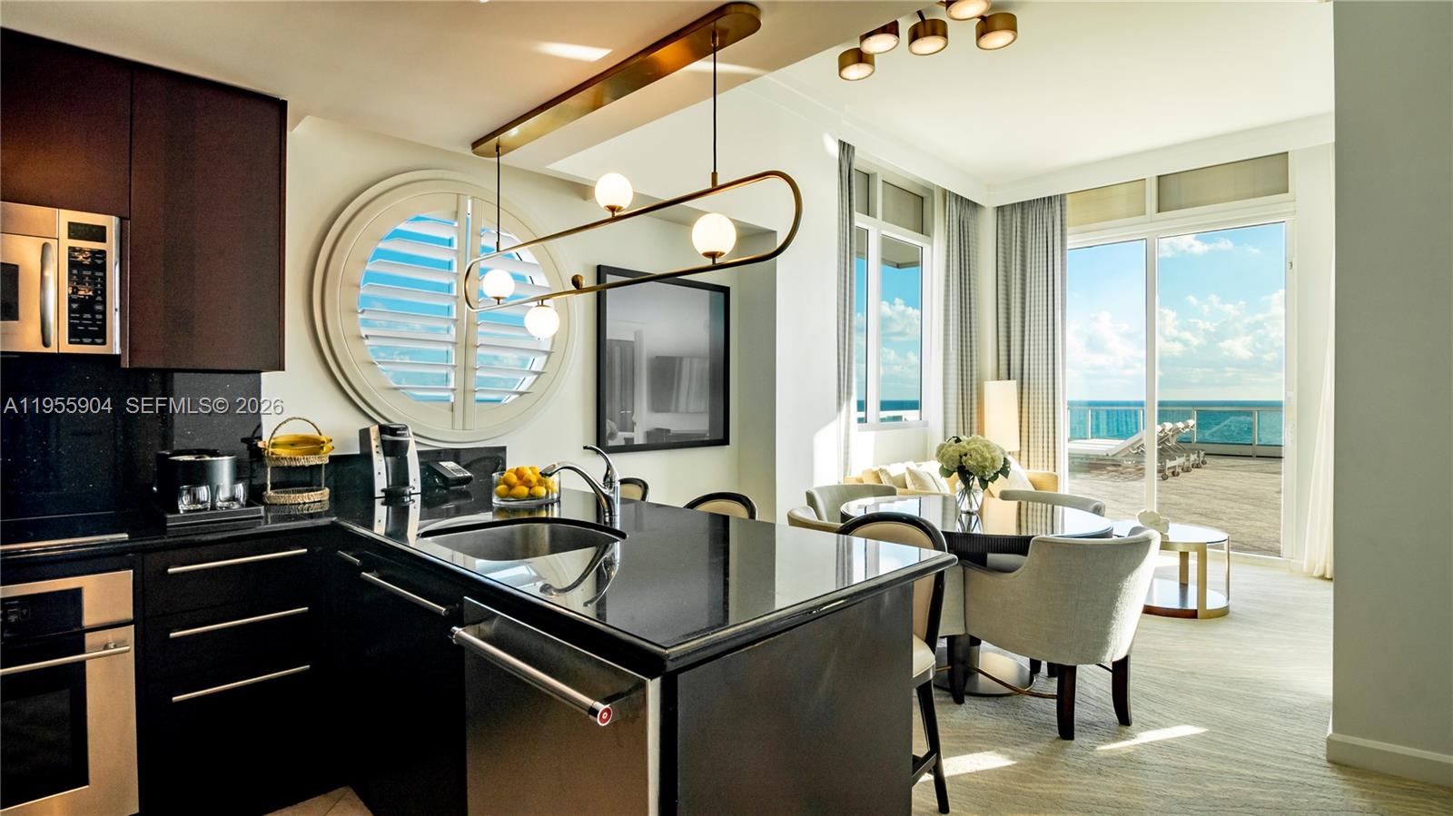 FONTAINEBLEAU III - Residential