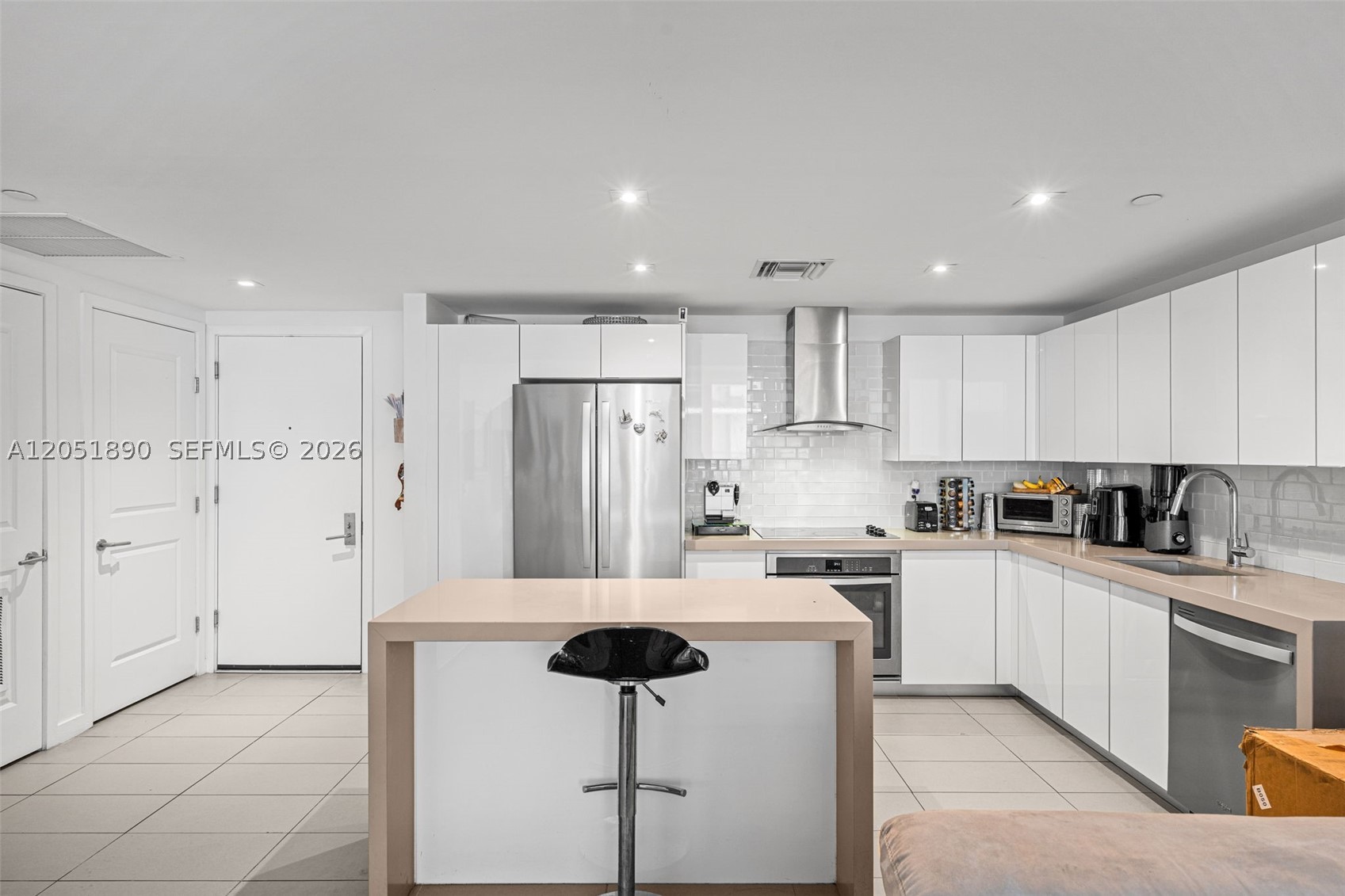 CANVAS CONDO - Residential Lease