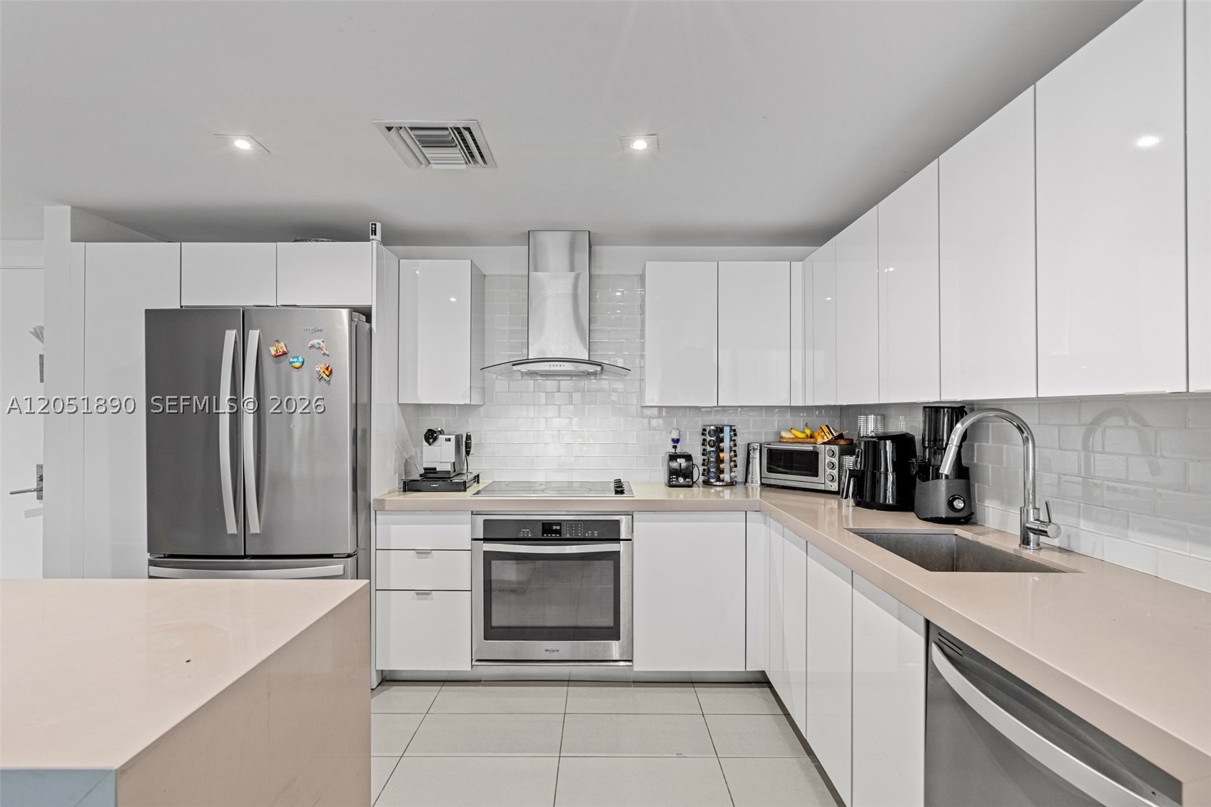 CANVAS CONDO - Residential Lease