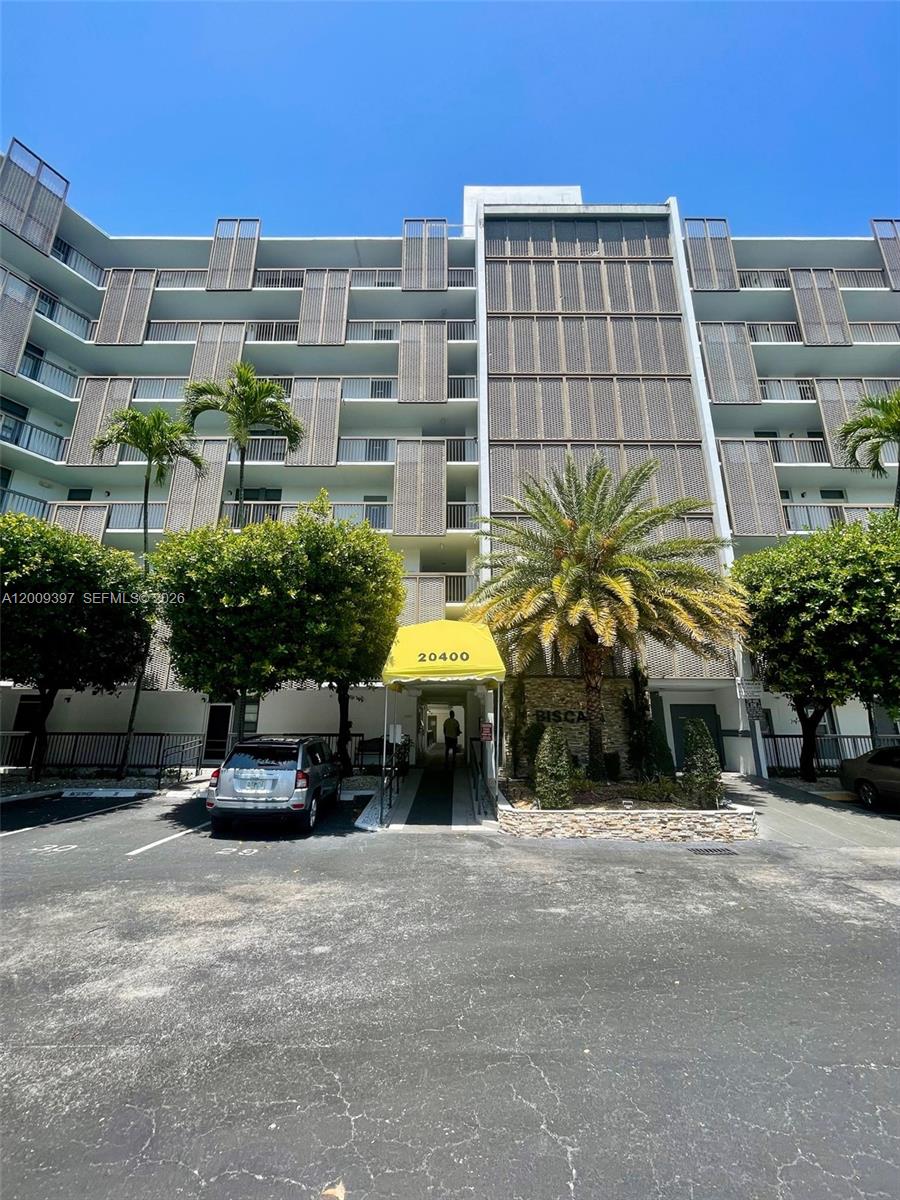 BISCAYA IV CONDO - Residential