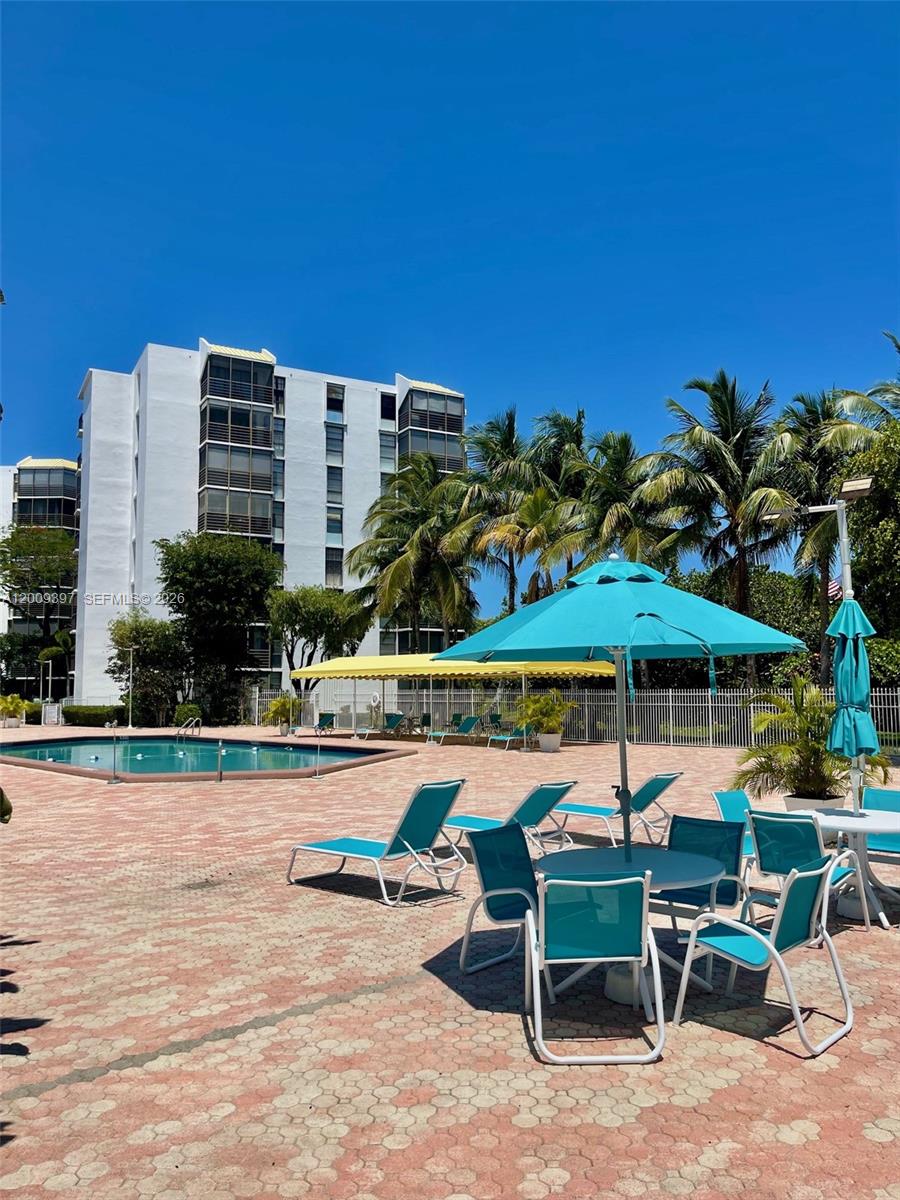 BISCAYA IV CONDO - Residential