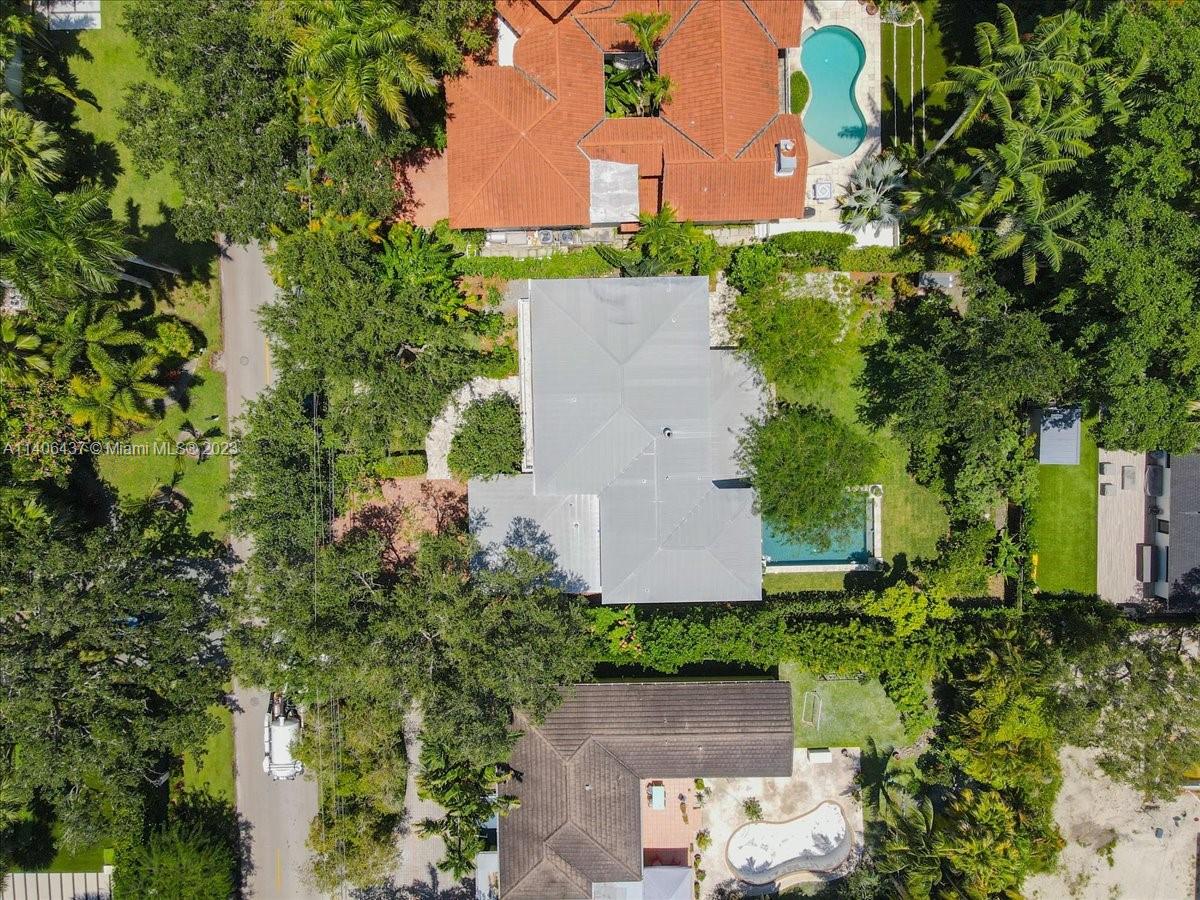 COCOPLUM MANOR - Residential
