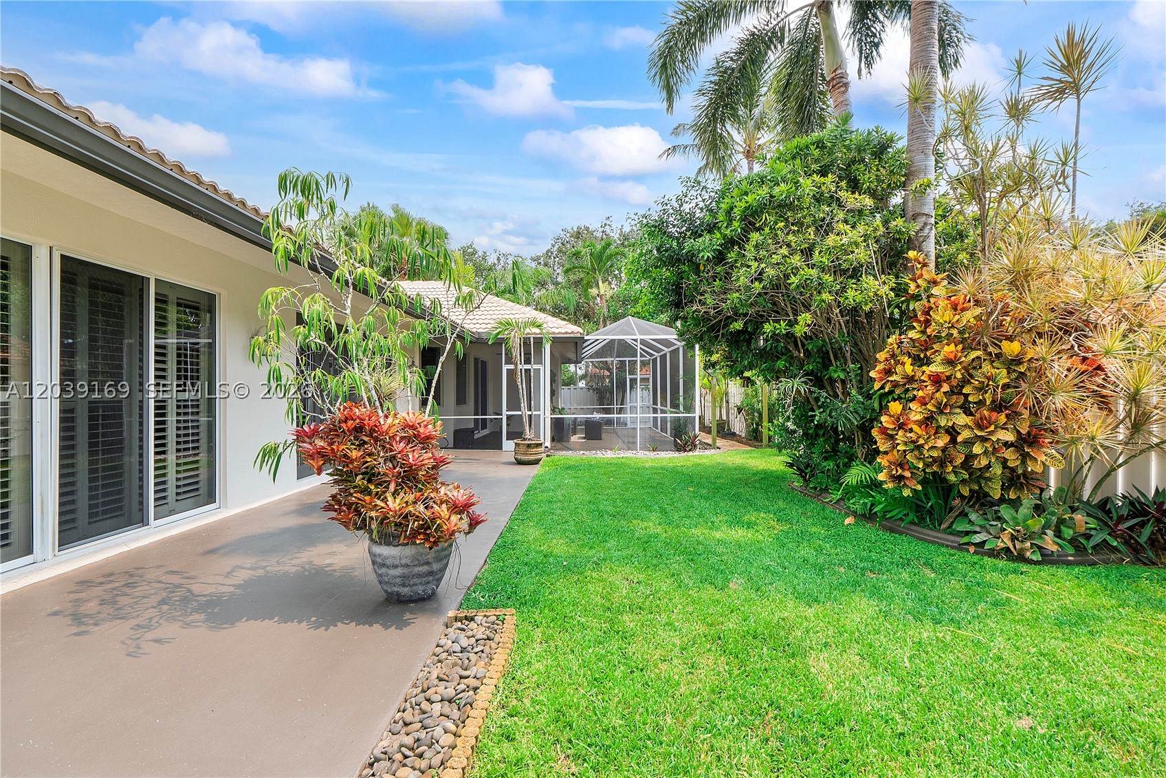 Malibu Pointe - Residential