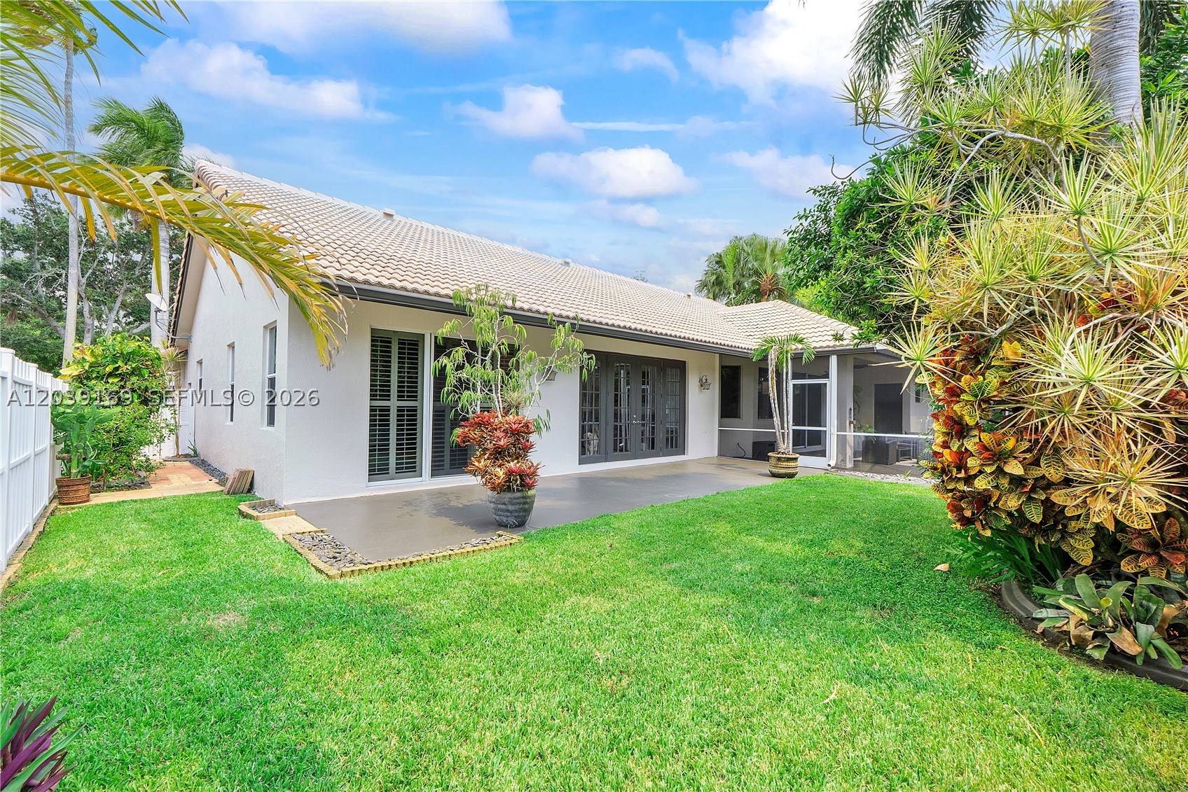Malibu Pointe - Residential